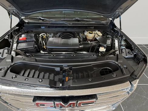 Used 2021 GMC Yukon XL SLT AWD/4WD image 25
