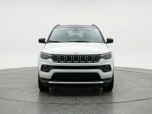Used 2025 Jeep Compass Limited image 2