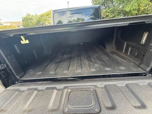 Used 2021 Jeep Gladiator Overland AWD/4WD image 9
