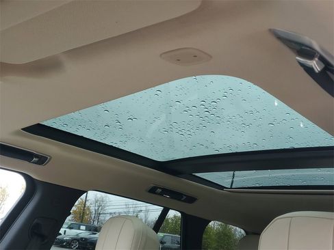 Used 2024 Land Rover Range Rover SE image 8