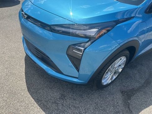 New 2027 Chevrolet Bolt LT w/ Comfort Package FWD image 9