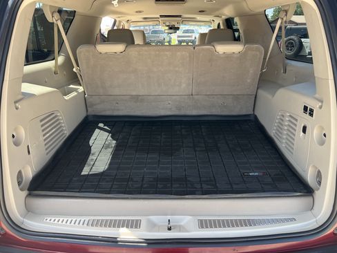 Used 2019 Cadillac Escalade ESV Luxury AWD/4WD image 24