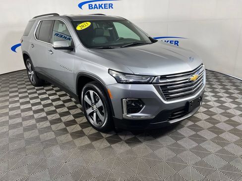 Used 2023 Chevrolet Traverse LT w/ LT Premium Package AWD/4WD image 8