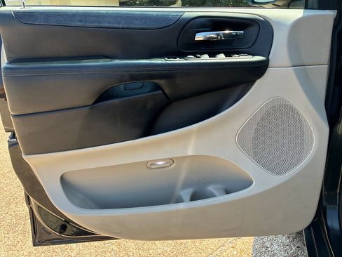 Used 2017 Dodge Grand Caravan SE w/ Power Window Group FWD image 24
