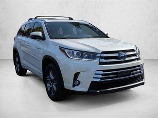 Used 2019 Toyota Highlander Limited Platinum video 3