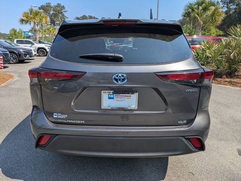 Used 2024 Ford Expedition Limited AWD/4WD image 5