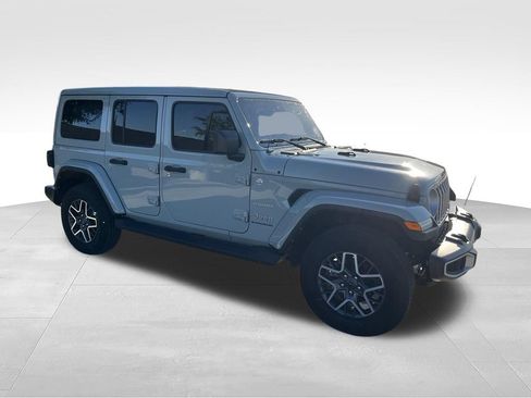 Used 2024 Jeep Wrangler Unlimited Sahara AWD/4WD image 6
