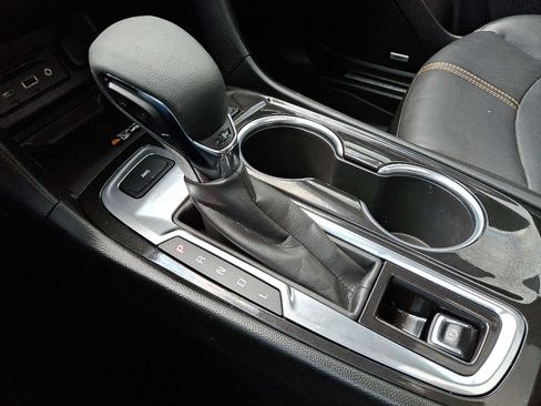 Used 2022 Chevrolet Equinox Premier AWD/4WD image 15
