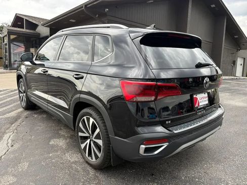 Used 2022 Volkswagen Taos SE AWD/4WD image 3