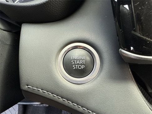 Used 2024 Toyota Highlander XLE image 24