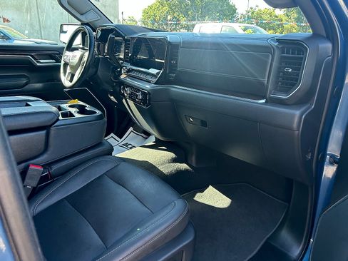 Used 2024 GMC Sierra 1500 SLT AWD/4WD image 27