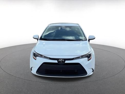 Used 2025 Toyota Corolla LE FWD image 4
