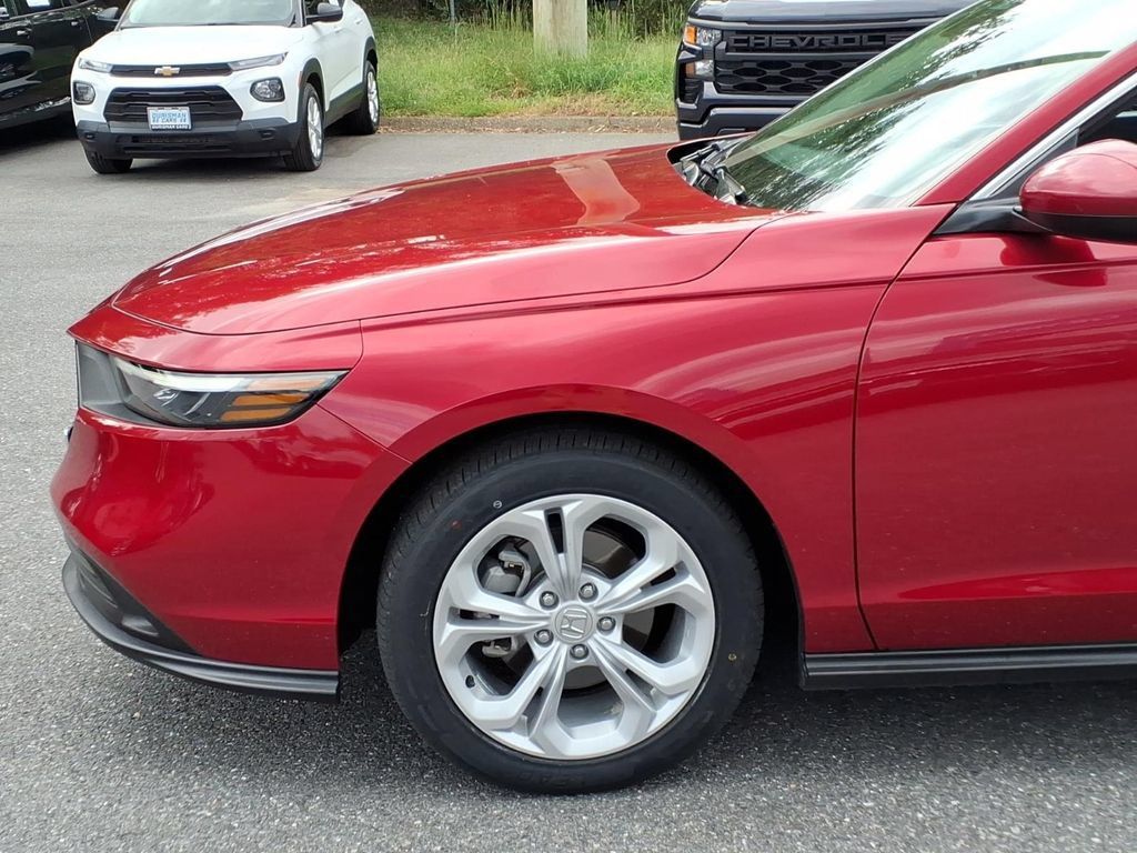 Used 2025 Honda Accord LX image 7