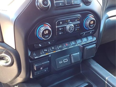 Used 2020 Chevrolet Silverado 1500 LT Trail Boss AWD/4WD image 6
