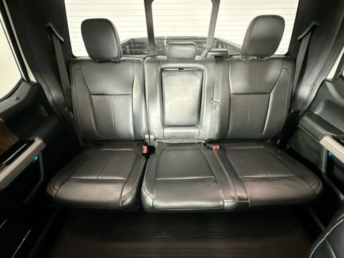 Used 2019 Ford F150 Lariat w/ Equipment Group 502A Luxury AWD/4WD image 13