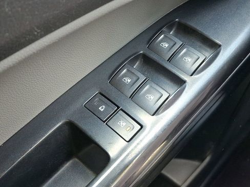 Used 2017 Chevrolet Colorado W/T AWD/4WD image 26