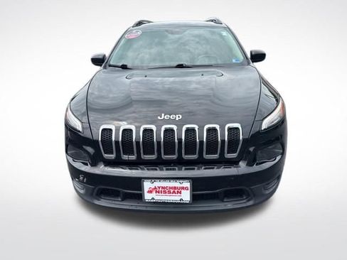 Used 2017 Jeep Cherokee Sport FWD image 2