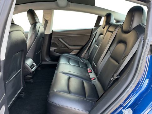 Used 2020 Tesla Model 3 Standard Range image 19