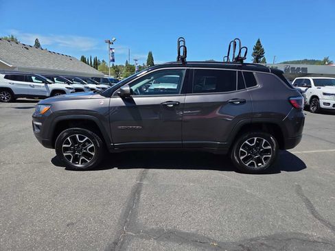 Used 2021 Jeep Compass Trailhawk AWD/4WD image 11
