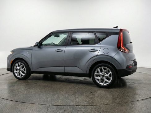 Used 2025 Kia Soul LX w/ LX Technology Package FWD image 6