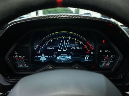 Used 2021 Lamborghini Aventador SVJ image 17