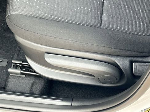 New 2026 Hyundai Venue SE image 19