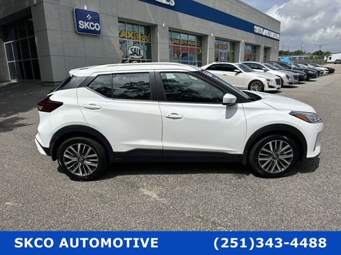 Used 2024 Nissan Kicks SV image 6