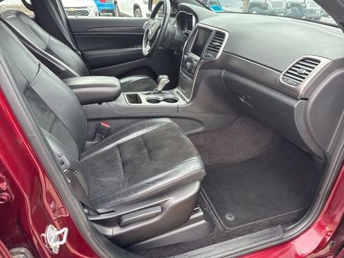 Used 2018 Jeep Grand Cherokee Altitude image 15