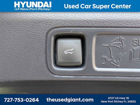 Used 2023 Ford Expedition Limited image 13