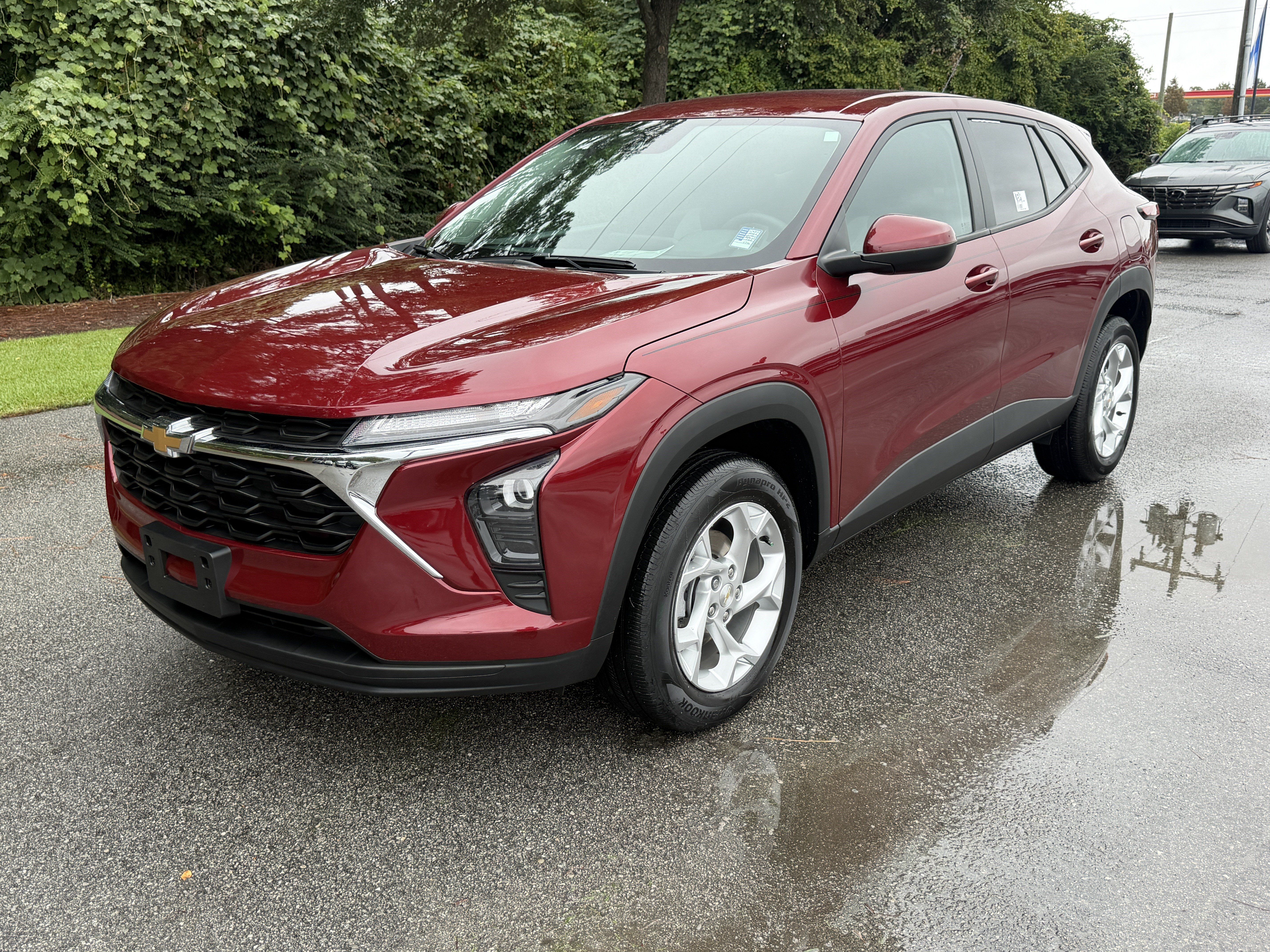 Used 2025 Chevrolet Trax LS w/ LS Convenience Package FWD image 34