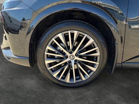 Used 2025 Lexus RX 350 w/ Convenience Package AWD/4WD image 4