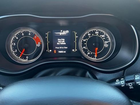 Used 2019 Jeep Cherokee Latitude Plus w/ Cold Weather Group image 15