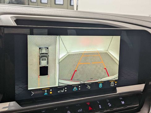 Used 2022 GMC Sierra 1500 SLT w/ SLT Premium Plus Package image 32