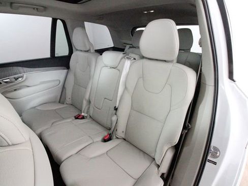 Certified 2025 Volvo XC90 B6 Plus w/ Protection Package Premier image 27