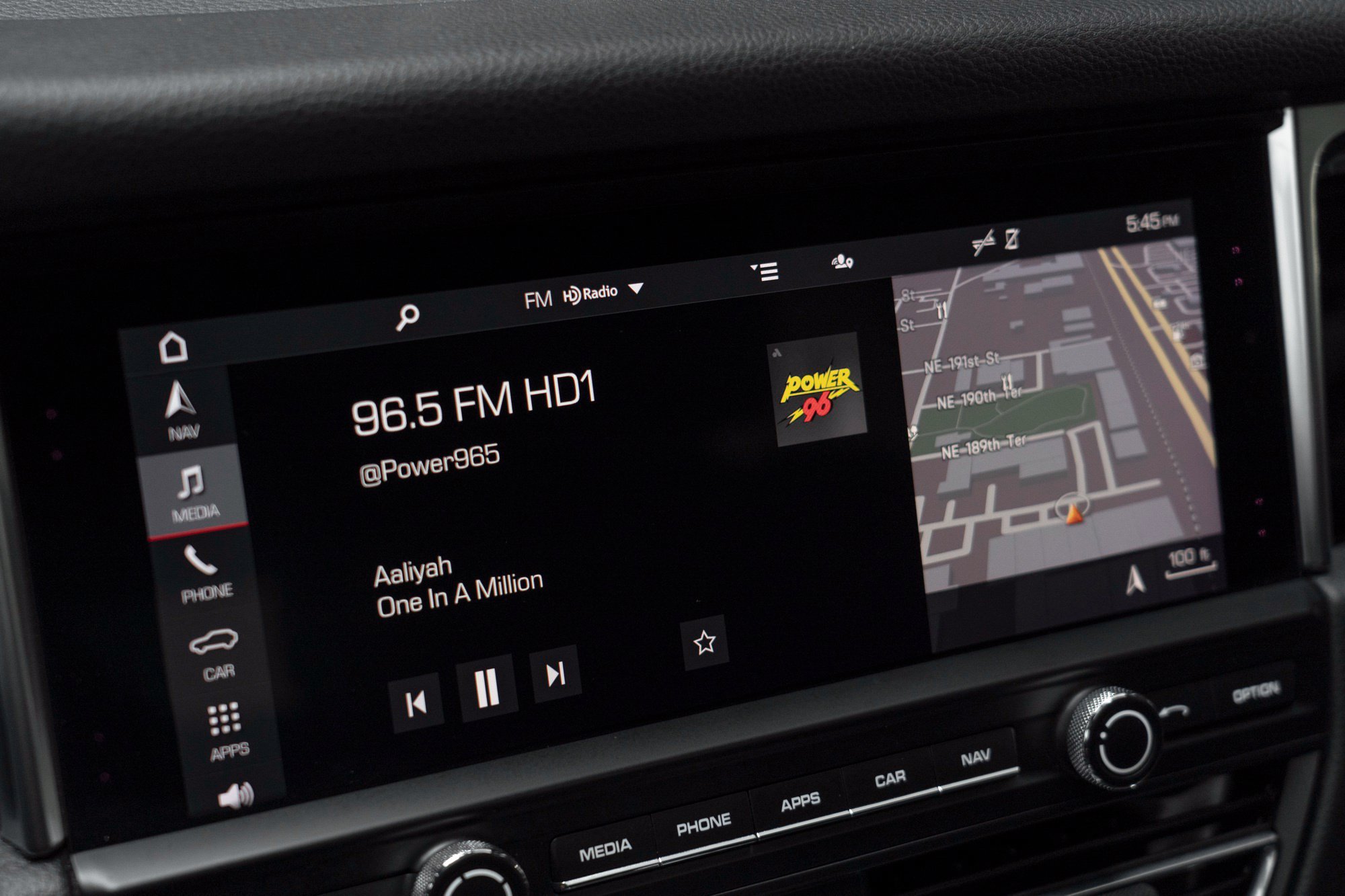 Used 2020 Porsche Macan AWD/4WD image 30