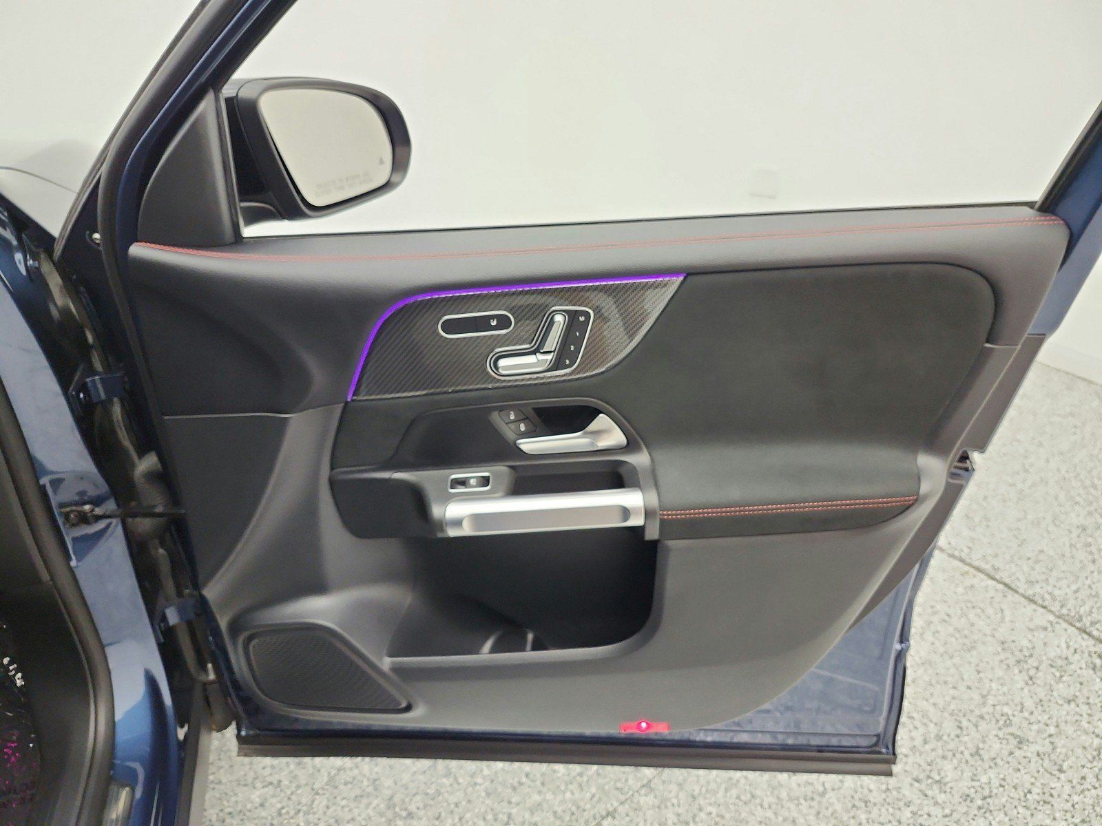 Used 2023 Mercedes-Benz GLB 250 image 21