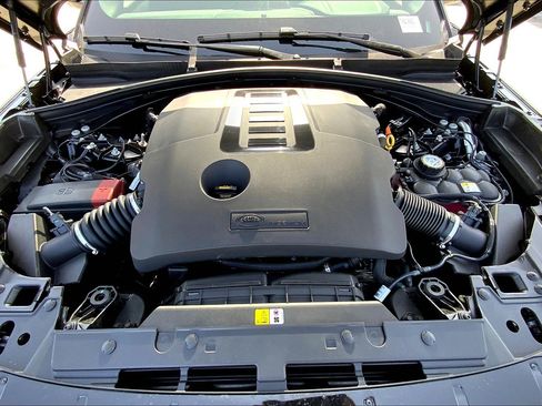 New 2026 Land Rover Range Rover Velar Dynamic SE image 14