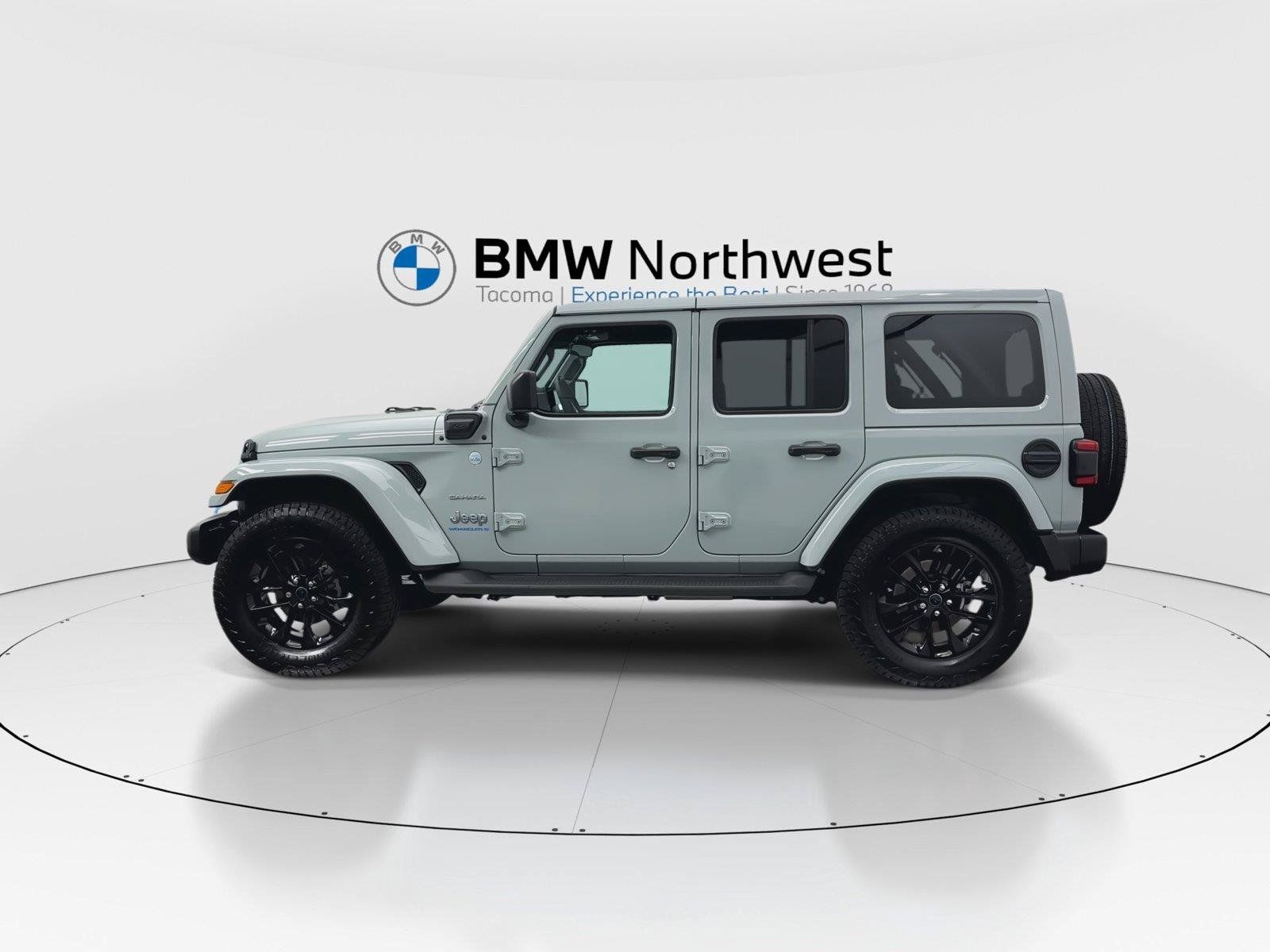 Used 2024 Jeep Wrangler Unlimited Sahara AWD/4WD image 11