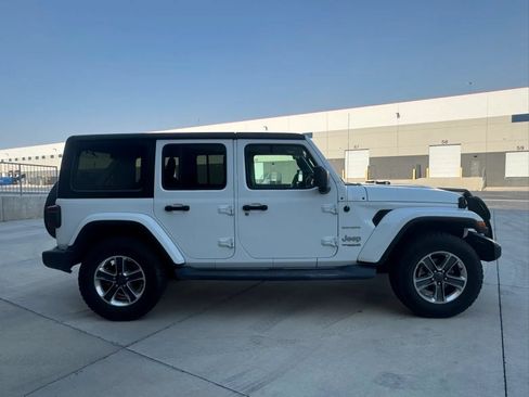 Used 2019 Jeep Wrangler Unlimited Sahara w/ Safety Group AWD/4WD image 6