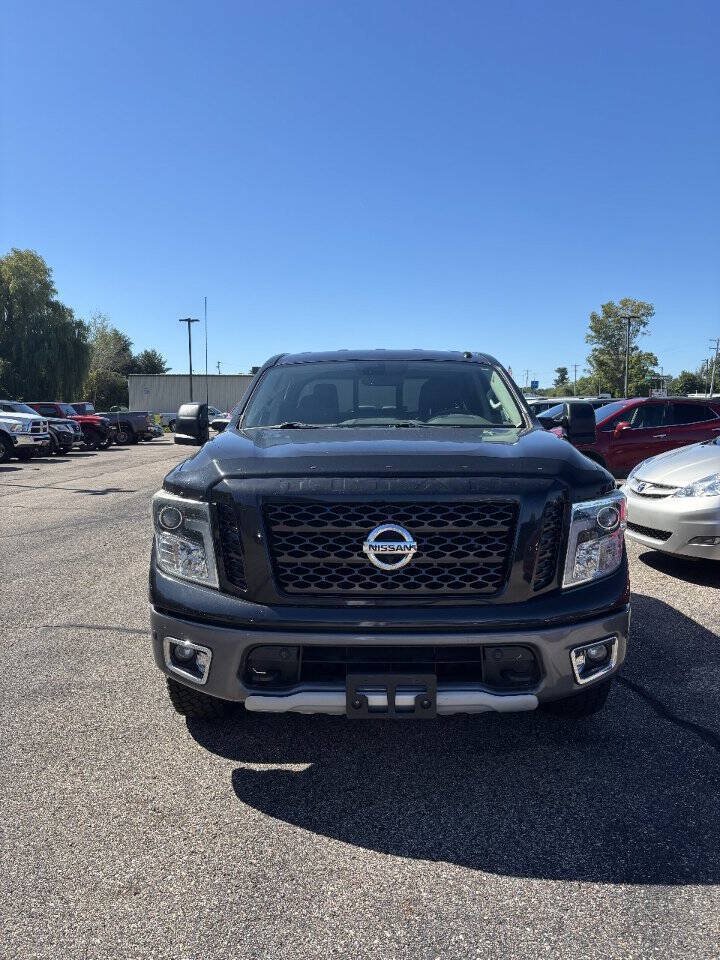Used 2017 Nissan Titan PRO-4X AWD/4WD image 3