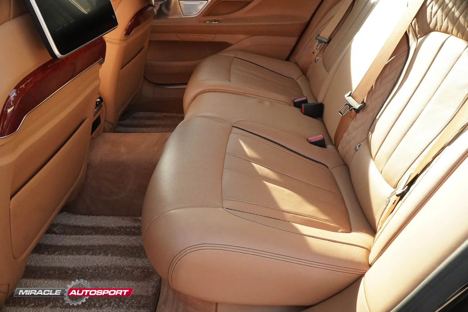 Used 2019 BMW ALPINA B7 xDrive w/ Luxury Rear Seating Package AWD/4WD image 24
