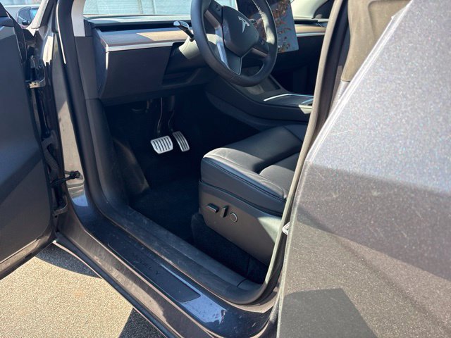 Used 2023 Tesla Model Y Performance AWD/4WD image 7