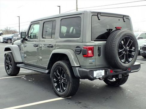 Used 2021 Jeep Wrangler Unlimited Sahara w/ Cold Weather Group image 5