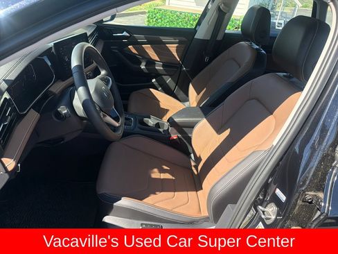 Used 2025 Volkswagen Jetta SEL FWD image 9
