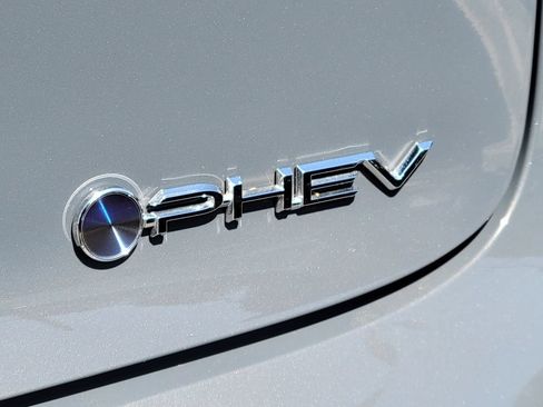 Used 2025 Toyota Prius Plug-In Hybrid w/ Limited Premium Package FWD image 23