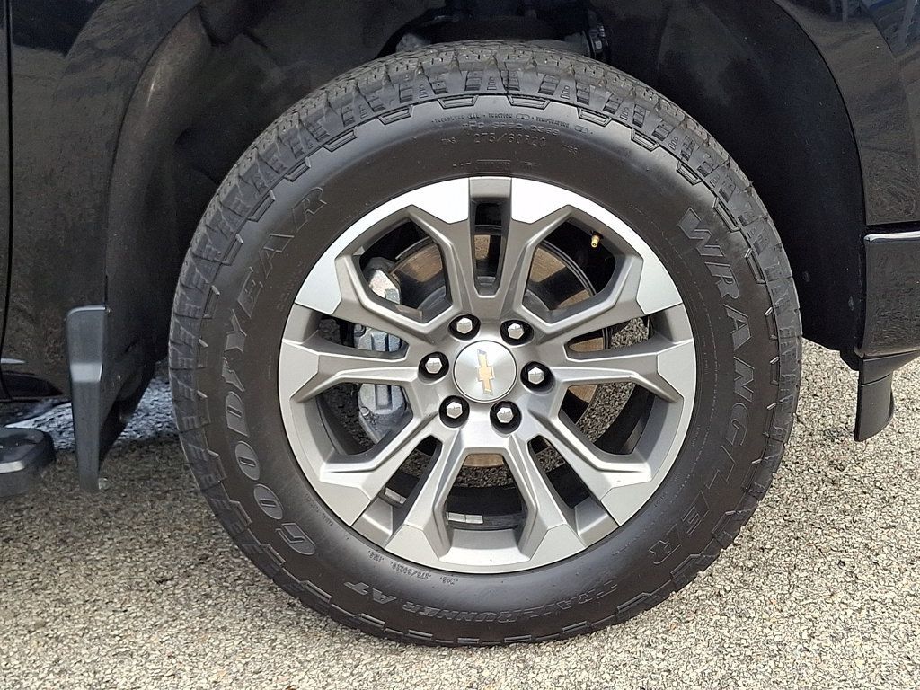 Used 2024 Chevrolet Silverado 1500 High Country w/ Z71 Off-Road Package AWD/4WD image 9