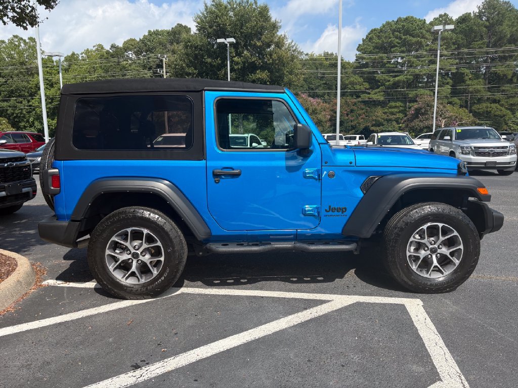 Used 2024 Jeep Wrangler Sport AWD/4WD image 4