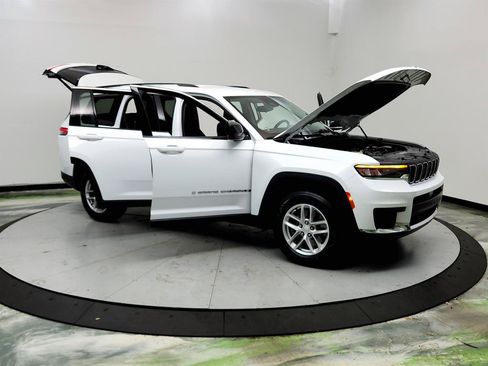Used 2021 Jeep Grand Cherokee L Laredo w/ Luxury Tech Group I AWD/4WD image 10