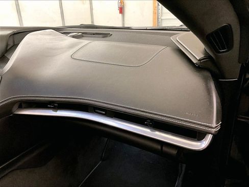 Used 2022 Chevrolet Corvette Stingray Premium Conv w/ Z51 Performance Package RWD image 15