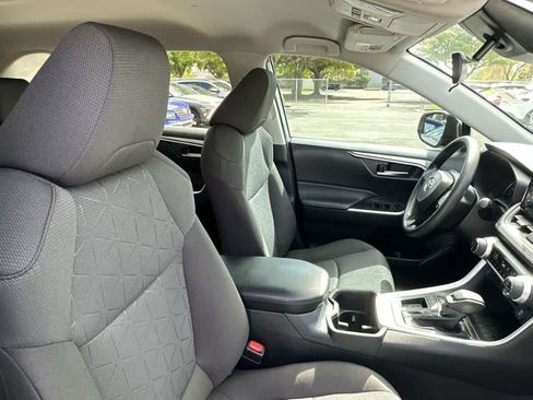 Used 2022 Toyota RAV4 XLE FWD image 27